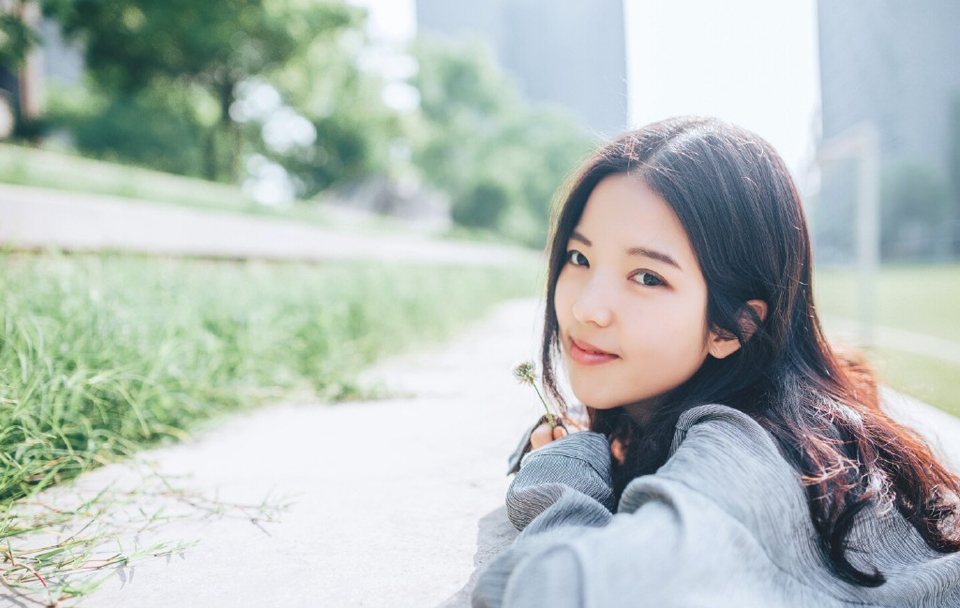 “嗯。”刘备点了点头，随着吕布源源不断的将西域各国的人拉来当炮灰、肉盾，攻破伊阙关的希望已经不大了。
